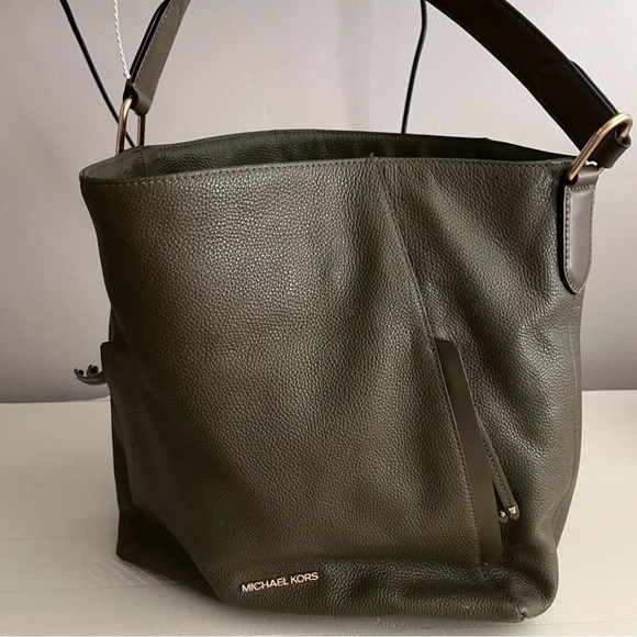 purse - Picture 1 of 3